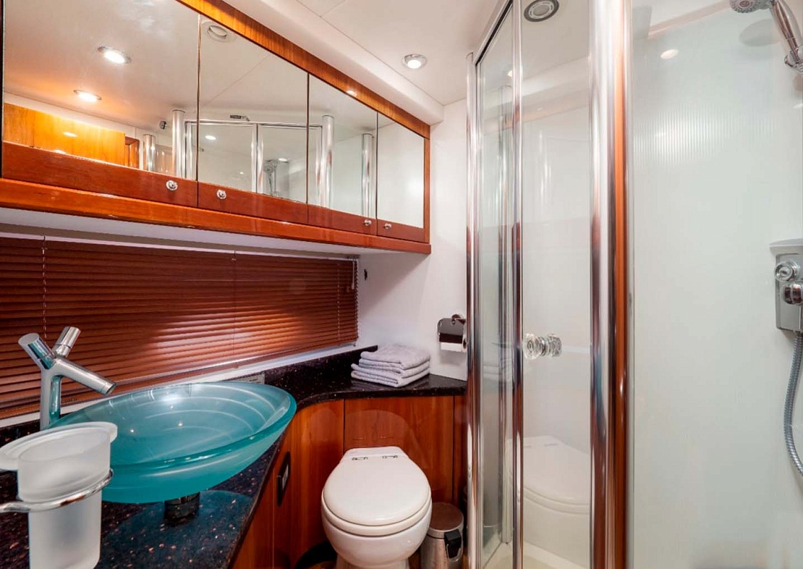 Аренда моторной яхты Sunseeker 66 Manhattan в Сочи